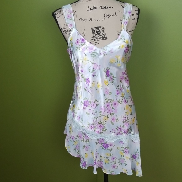 Maidenform Other - Floral Night Gown {Maidenform}
